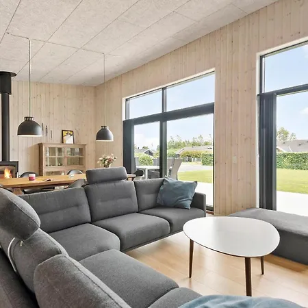 3 Bedroom Awesome In *