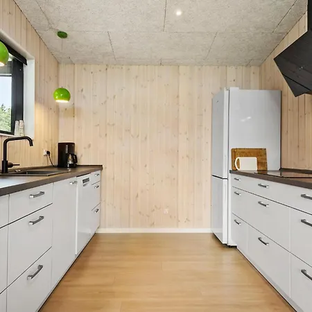 3 Bedroom Awesome In *