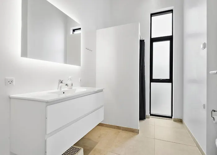 3 Bedroom Awesome In * Hemmet
