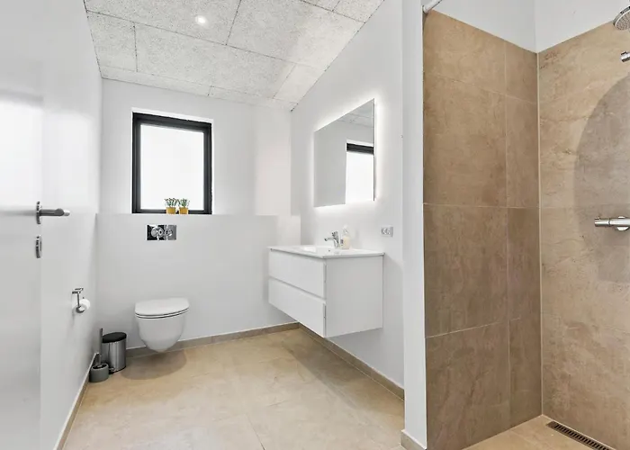 3 Bedroom Awesome In * Hemmet