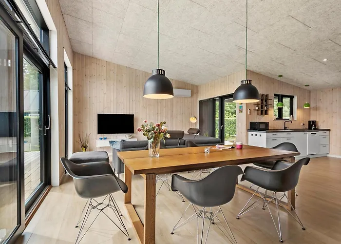 3 Bedroom Awesome In *