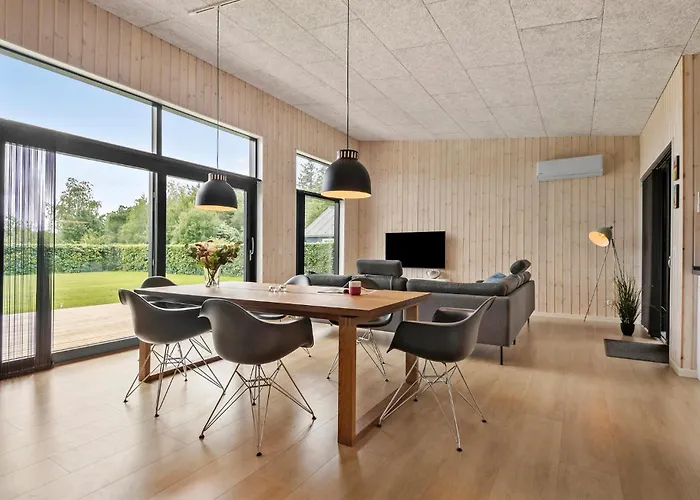 Holiday home 3 Bedroom Awesome In