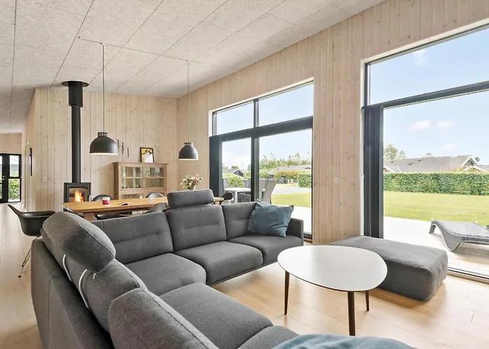 3 Bedroom Awesome In *